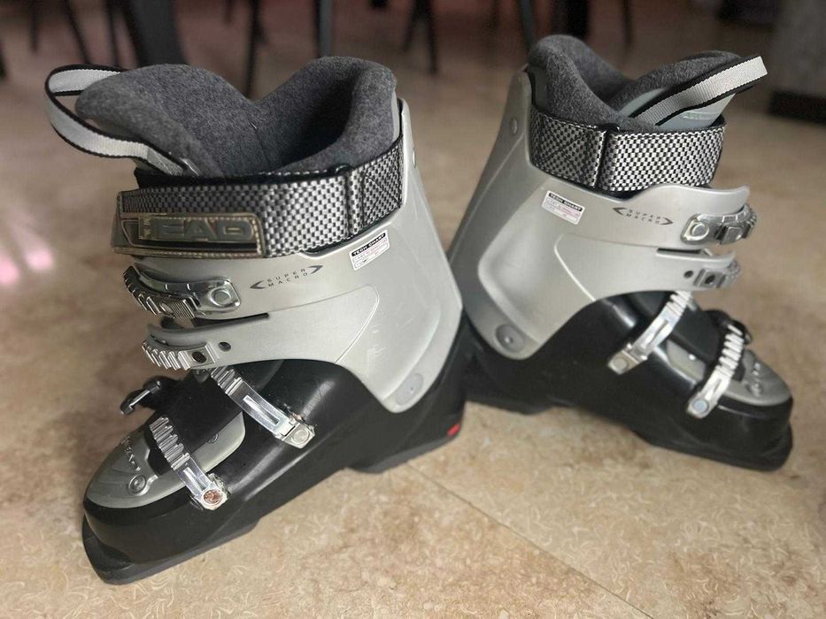 Clapari / Boots snowboard / Casca schi