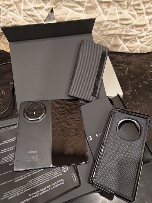 Honor Мagic V3 - В ГАРАНЦИЯ - Перфектно състояние.