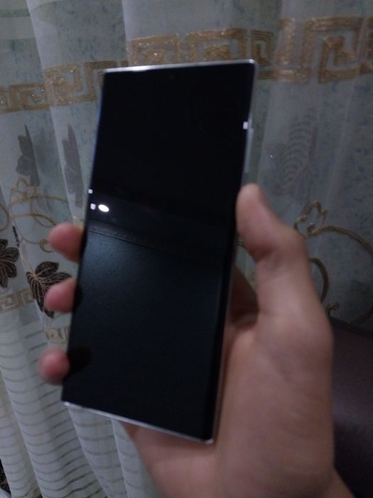 Samsung Galaxy S22 Ultra 12/256 ГБ