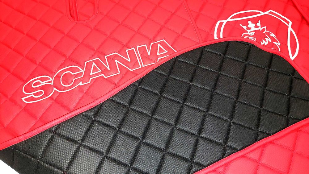 Кожени стелки червени за SCANIA R 2010-2016 година три бродирани лога