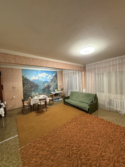 Продаётся своя 3-х комнатная квартирая.