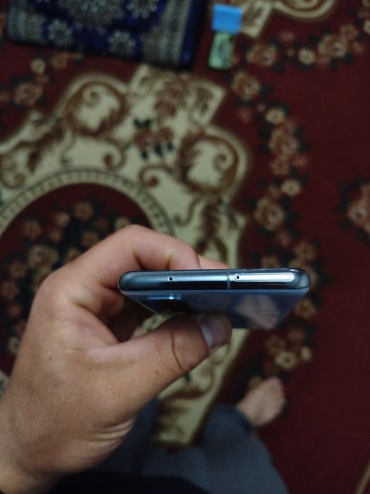 Samsung Galaxy S20 5G yaxshi holatda 12/128GB korea