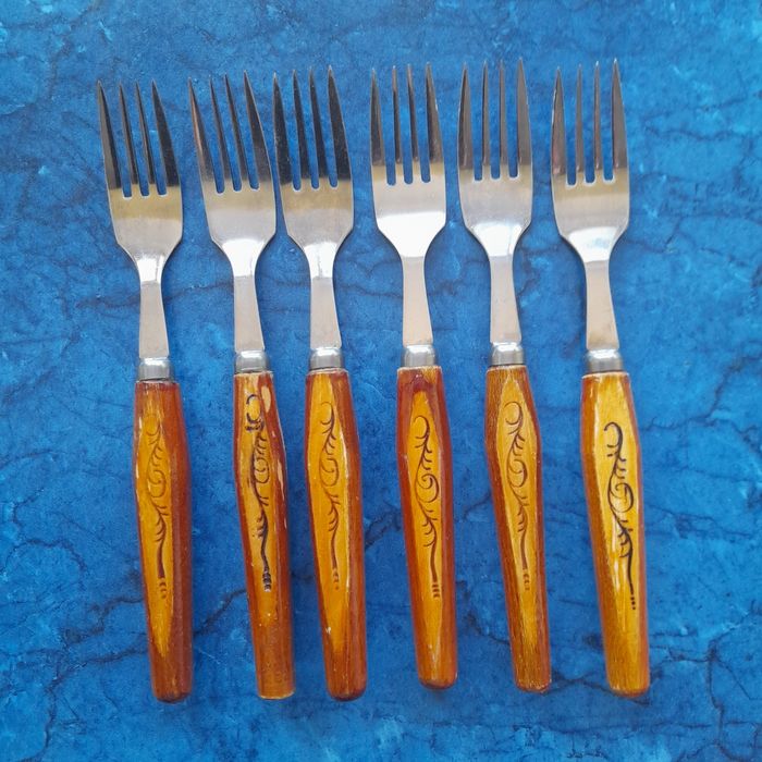 Руски вилици и лъжици. 60лв.