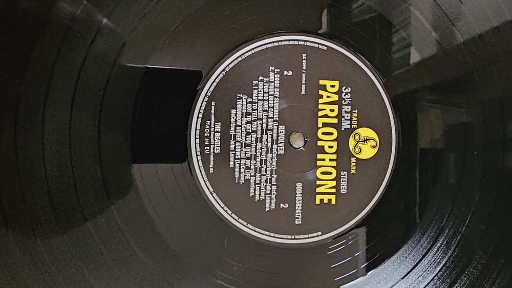 Продается виниловая пластинка THE BEATLES-REVOLVER, 1966 г.