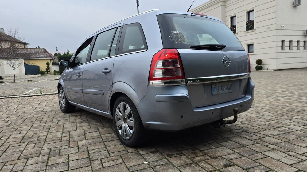 Opel Zafira 7 locuri