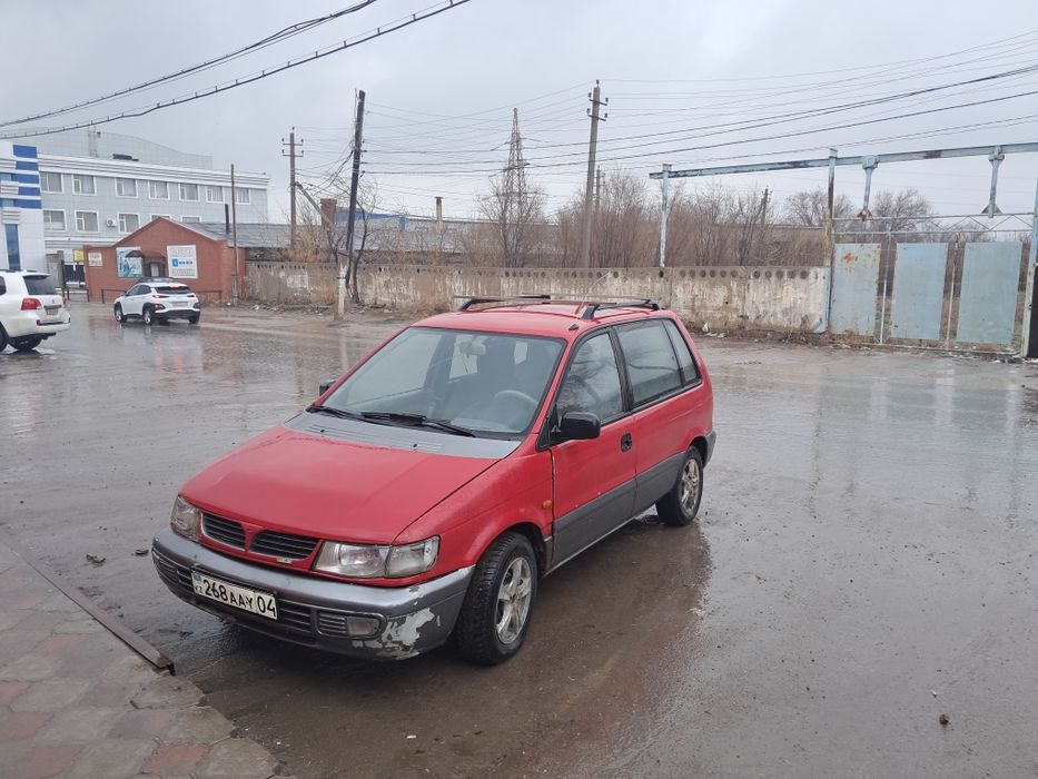 Мицубиси Спейс Раннер 95года