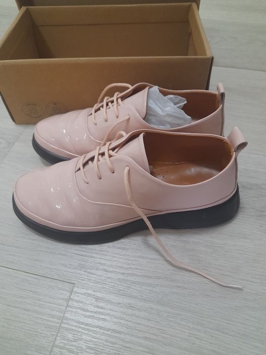 Pantofi de dama cu șiret