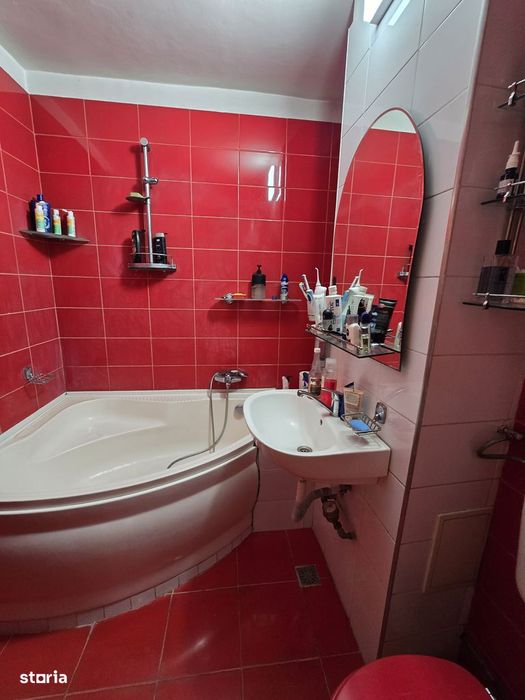 Apartament 3 camere et.3 piața Petru Rares