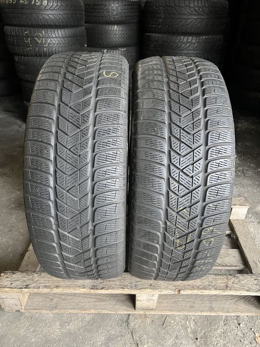 2 anvelope de iarna 235/60/18 Pirelli!