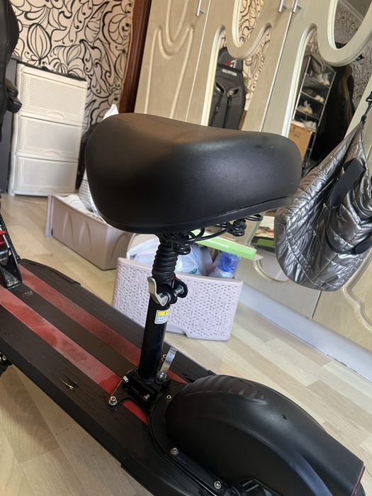 Срочно продам электросамокат