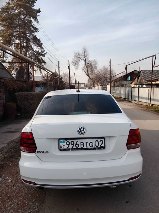 Volkswagen Polo sedan