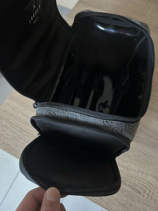 Несесер, чантичка