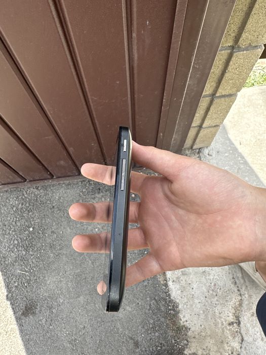 Телефон AsusZenFone 4
