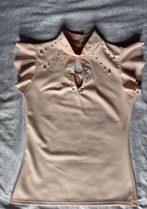 дънкова пола и блузка