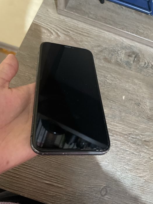 Продаеться Iphone 11 black