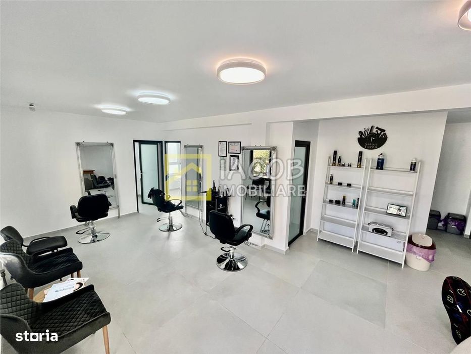 De inchiriat - Scaun\/camera in incinta salonului, Zona Alecu Russo,