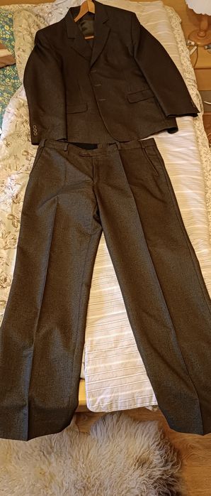 Чисто нов костюм