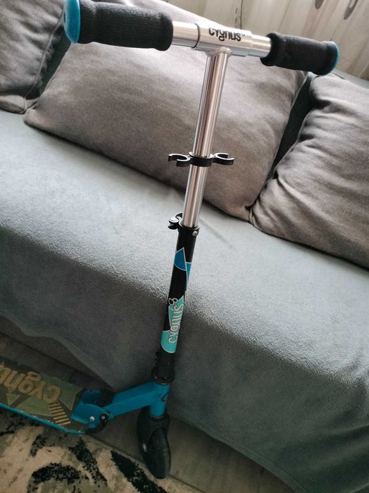 Vănt trotinetă cadru aluminiu cu roți turnate în stare foarte bună