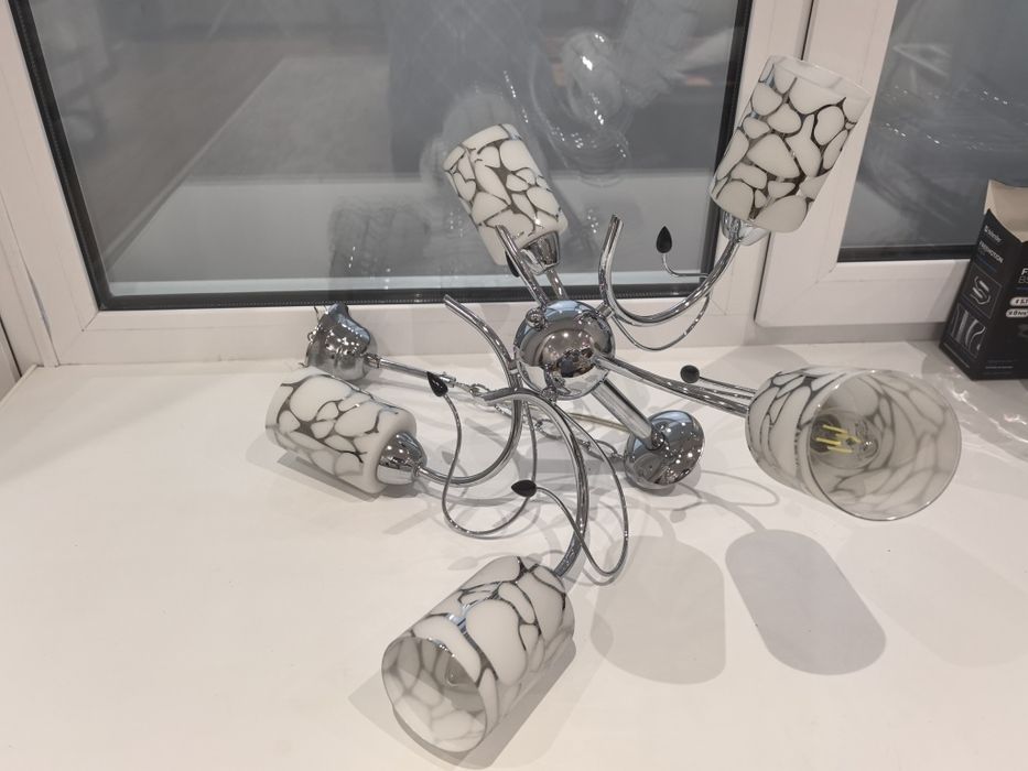 Продам люстру в кухню