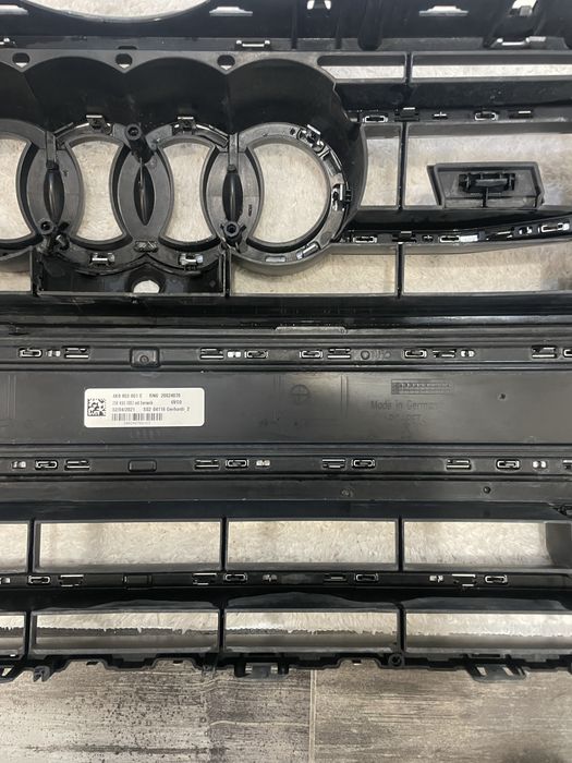 Предна решетка Ауди S7  2023г Оригинална  без никакви забележки