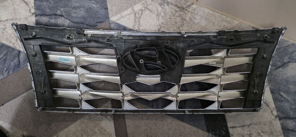 Продам решетку на Tucson nx4