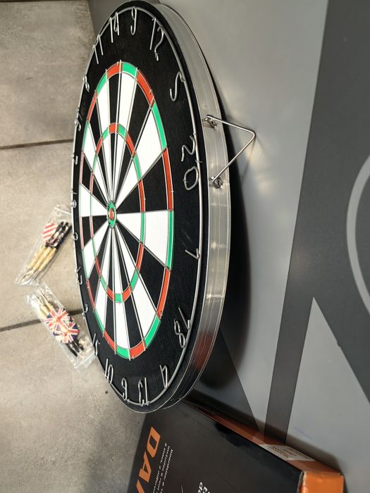 Дартс дървен Със 6 бр. стрелички