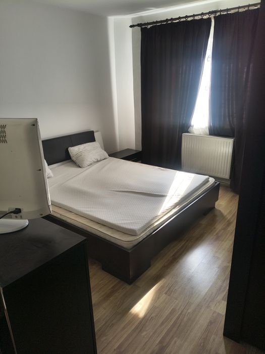 Închiriez apartament