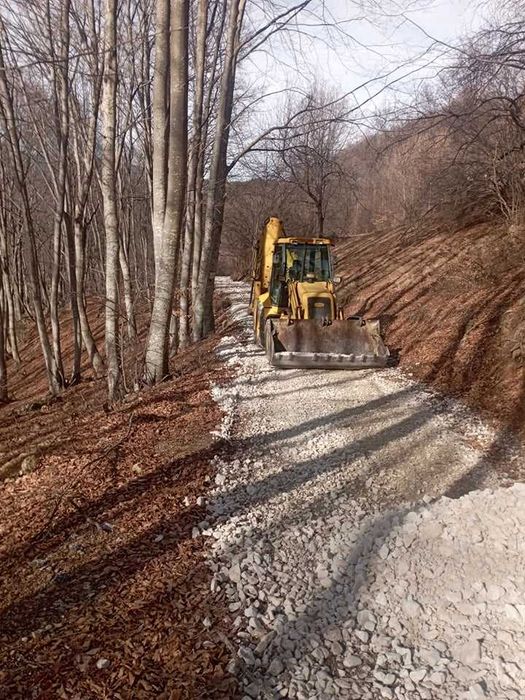 Строителни и изкопни услуги с багер, мини багер, бобкат и самосвал