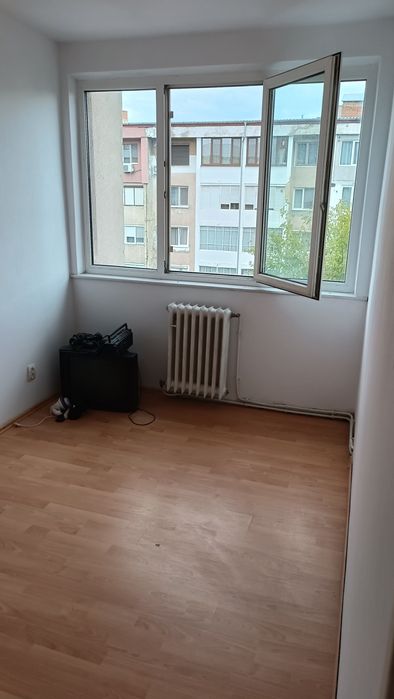 Vând apartament cu 3 camere etaj 3 micro 4 Hunedoara
