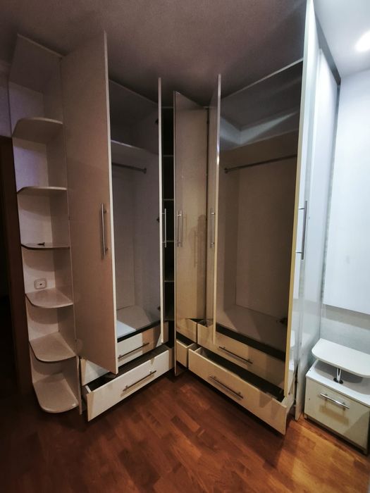 Продаю два шкафа