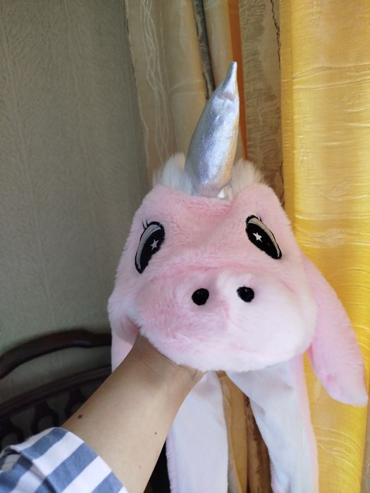 Продам шапку единорог