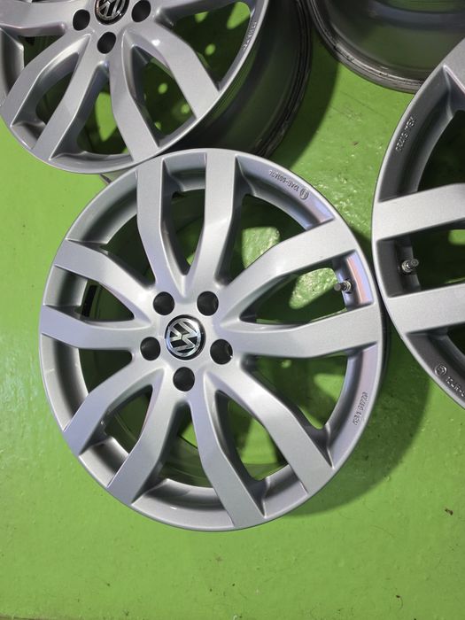 18 5x112 Vw Passat Touran Caddy Golf Skoda Audi 5х112