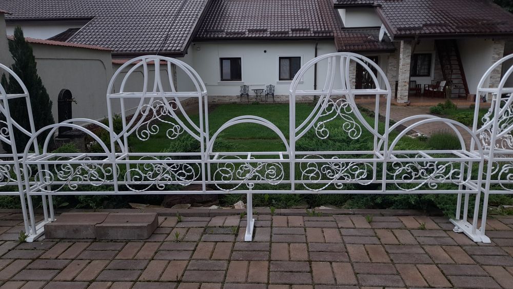 Vand suporturi flori .