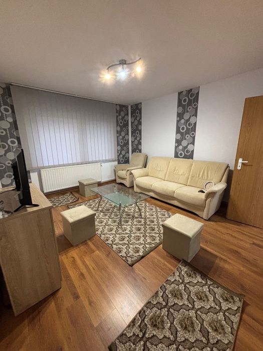 Închiriez apartament 3 camere