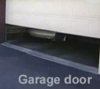 Închiriez alveolă cu două locuri de parcare în garaj subteran cu tele