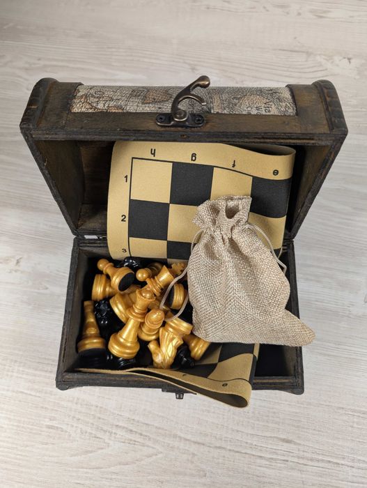 Set Piese de Șah Și Dame din Rășină AURIU/NEGRU (Ideal pentru cadou)