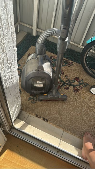 пылесос     рабочий           LG