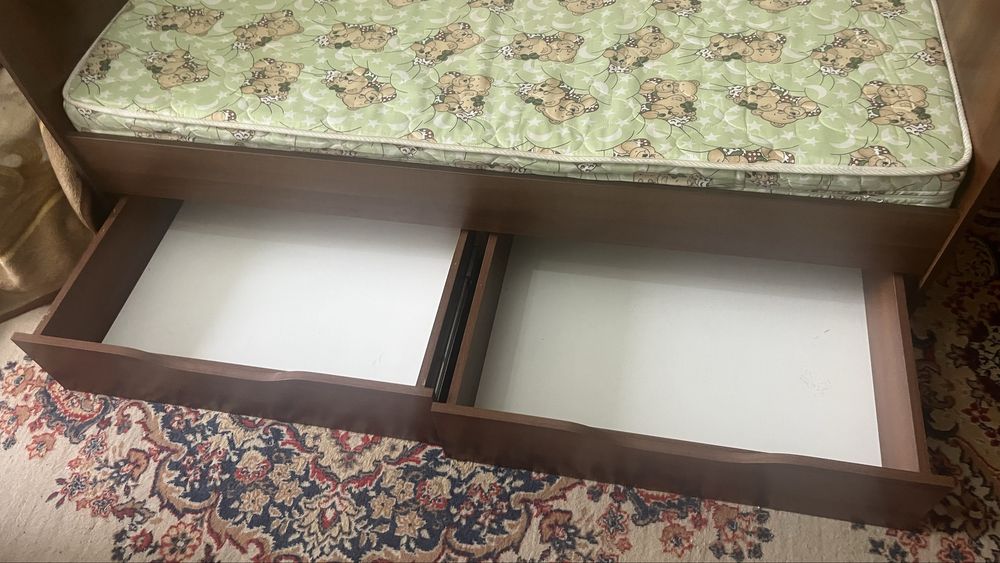 Кровать детская продам