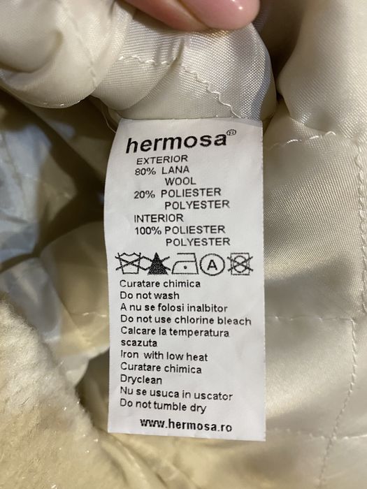 Vând haina de lână cu fir de sclipici