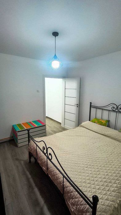 Închiriez apartament cu 2 camere proaspat finisat si mobilat