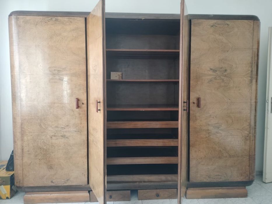 Античен гардероб