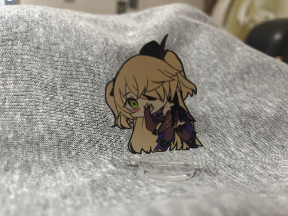 Аниме фигурки (ханджи,руна,фишль)