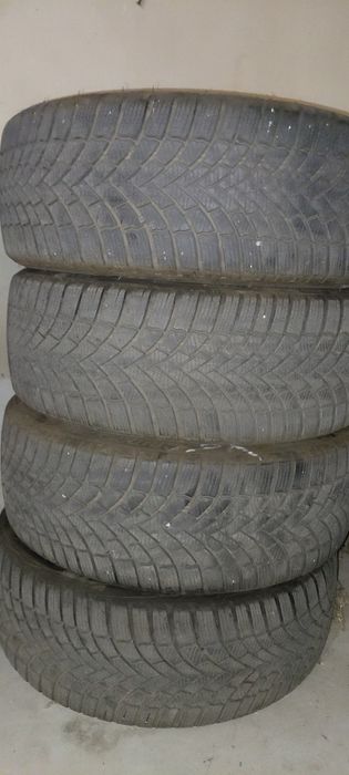 4 бр. Зимни гуми 215 45 18, Bridgestone Blizzak LM005