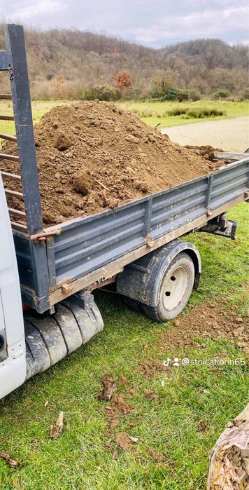 Nisip sort pământ de grădina gunoi