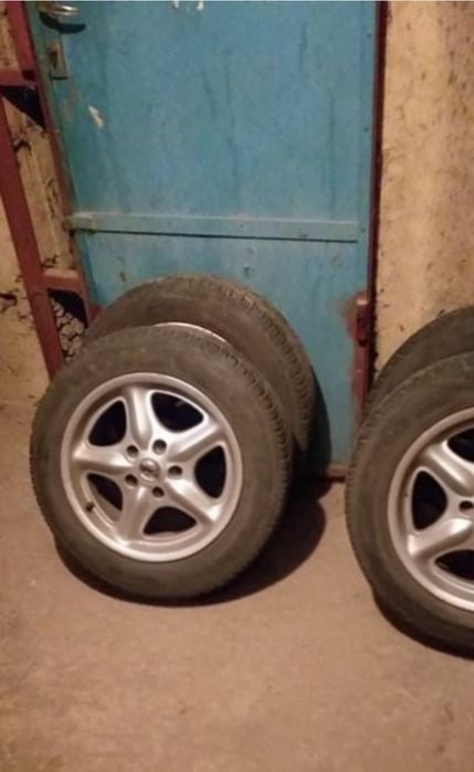 4 лети  джанти с летни гуми Uniroyal от Mercedes A 140, 195/50 R15