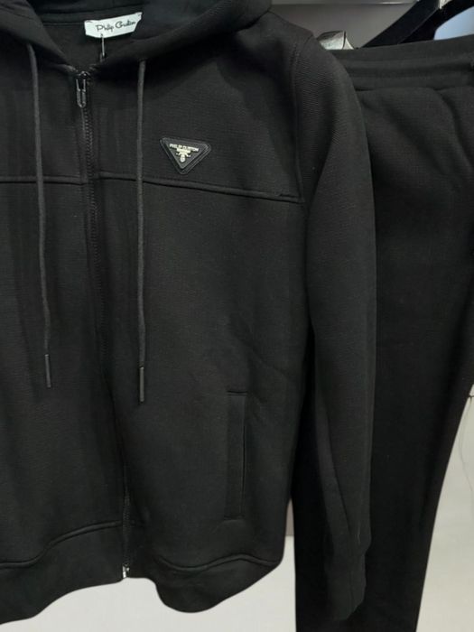 Treninguri barbatesti!  Calitate superioara! Philip Guston!