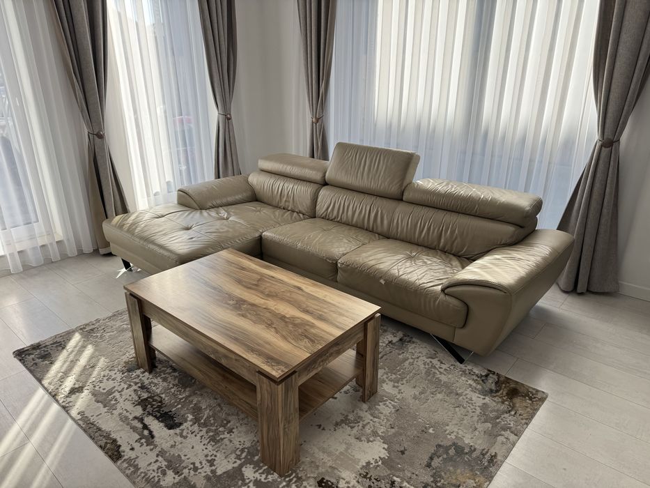 Colta/canapea si masuta