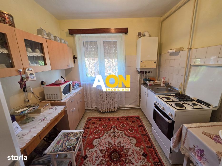 Apartament 2 camere, semidecomandat, zona Closca