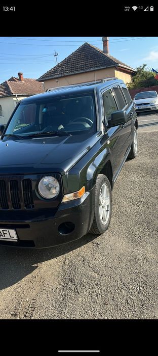 Vând Jeep Patriot