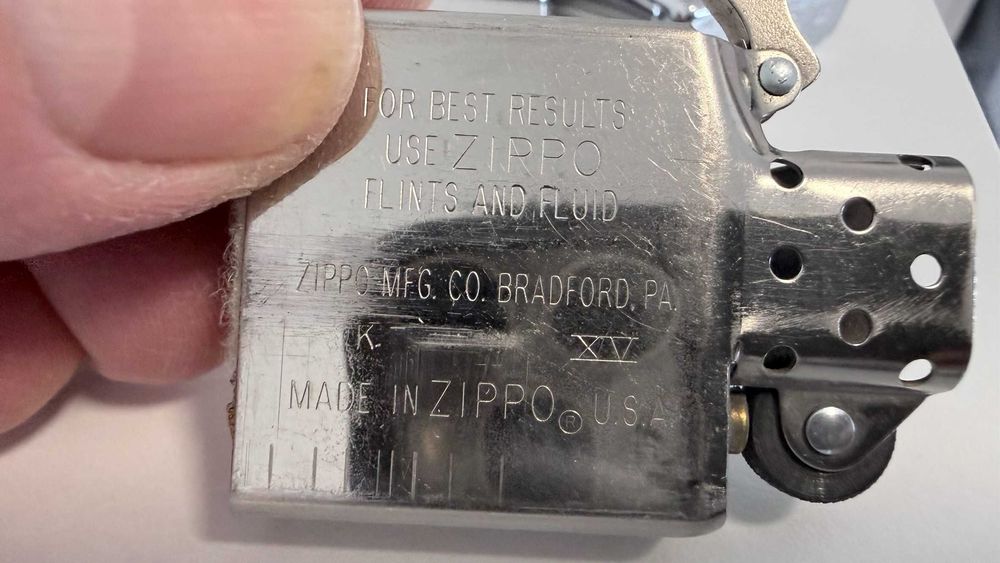 Bricheta Zippo originala Canada + cadou